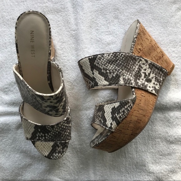 Nine West Larysa Wedge Size 10 Black and White Snake Print Platform Heels - Picture 2 of 7